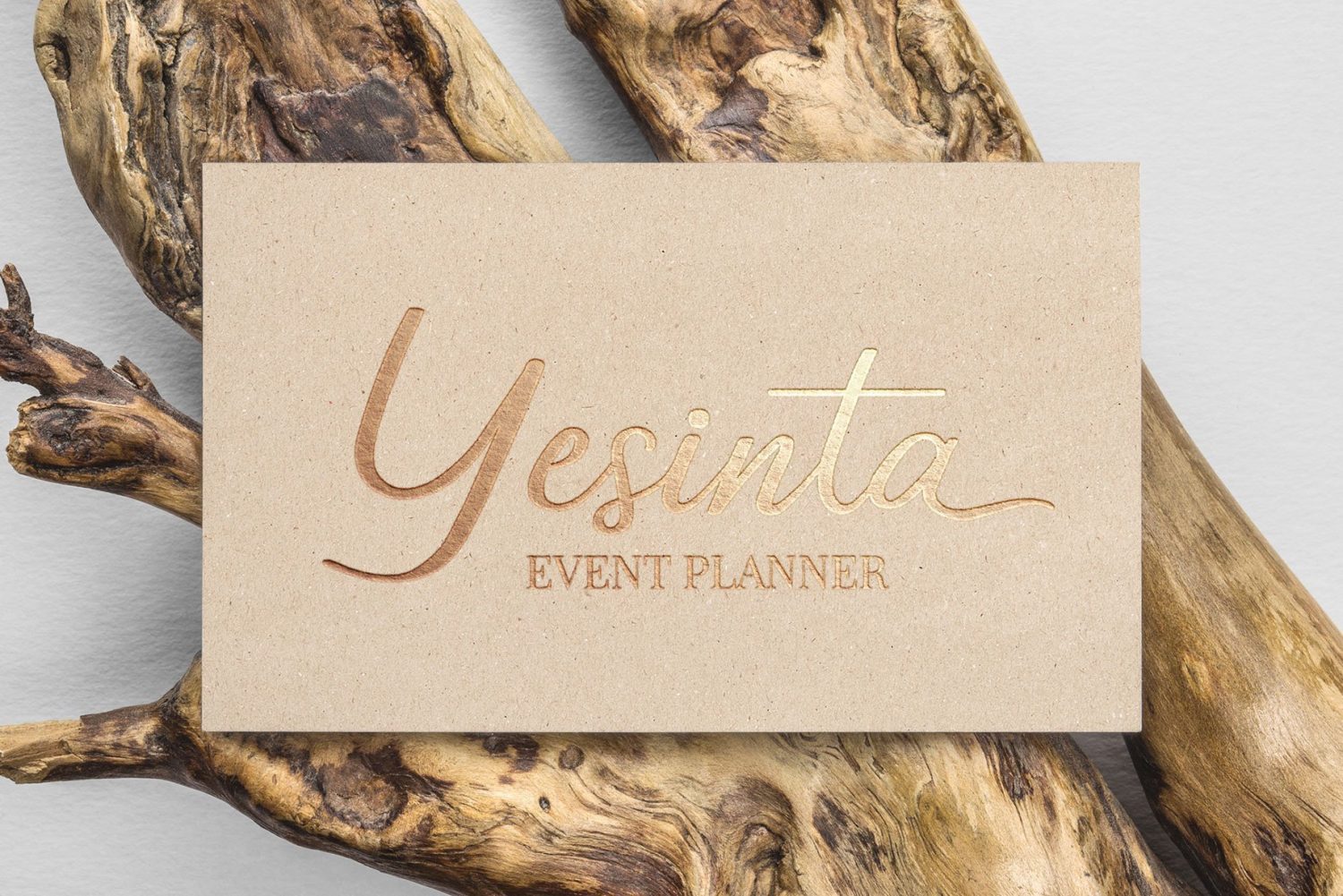 Carolisa elegant signature font