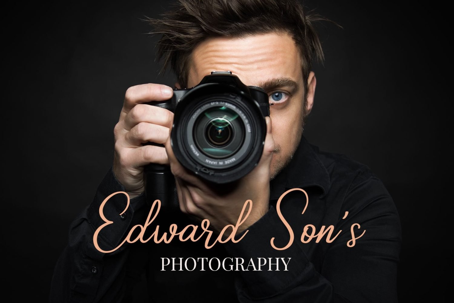 Carolisa elegant signature font